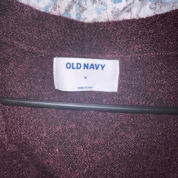 Old navy sweater - Picture 3 of 3